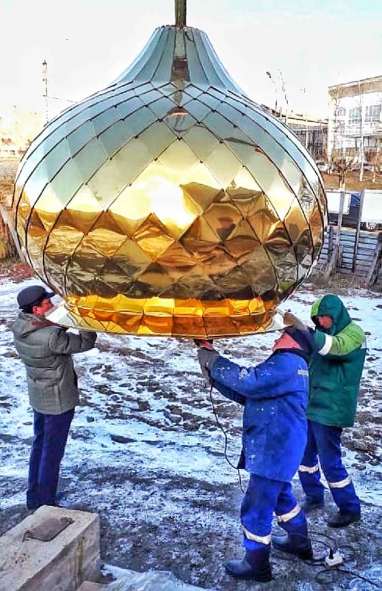 установка купола храма Богоявления Господня