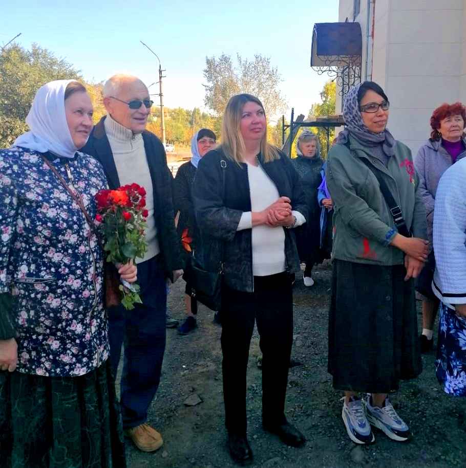 Прихожане храма Богоявления Господня